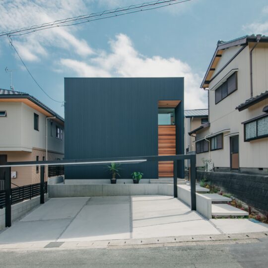 シンプルモダンな家