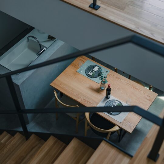 吹抜け効果で感じられる声