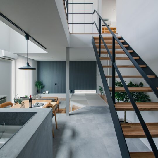 ストリップ階段