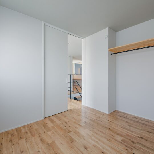 子供部屋のオープンクローゼット