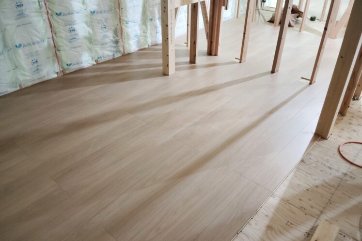 【現場レポート】C様邸　断熱工事・床張り工事／浜松市中央区