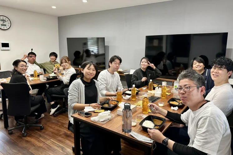 【DAITOKUの日常】ランチミーティングの後に始まったアイス争奪戦！